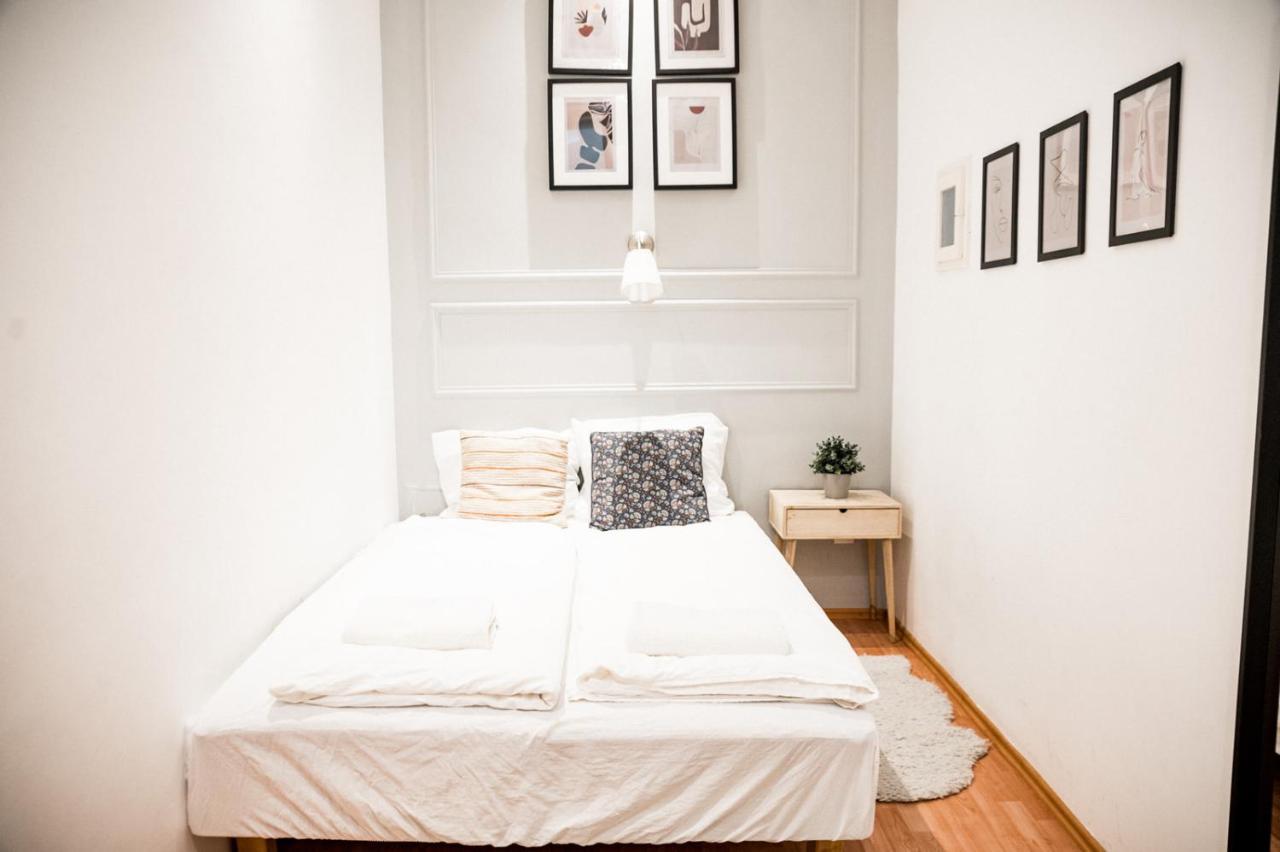Stylish Central Location Kazincy Netflix 1Br Budapeşte Dış mekan fotoğraf
