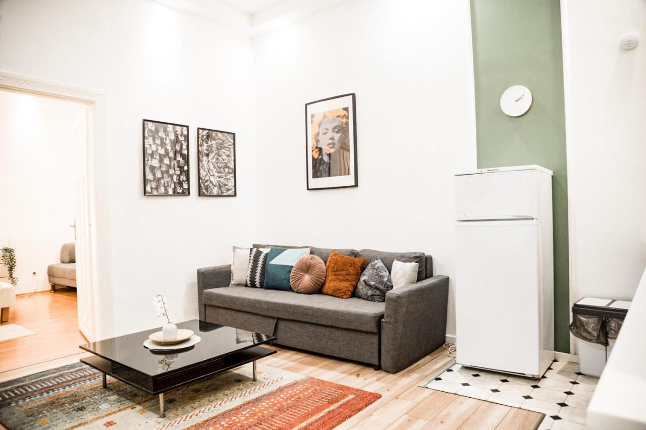 Stylish Central Location Kazincy Netflix 1Br Budapeşte Dış mekan fotoğraf