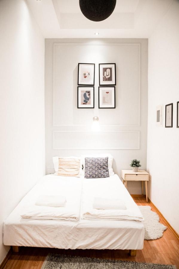 Stylish Central Location Kazincy Netflix 1Br Budapeşte Dış mekan fotoğraf